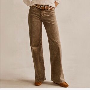 Cabi Fall 2025 London Cord, Style 4888, size 6, Tan Corduroy Pants. Like new!!